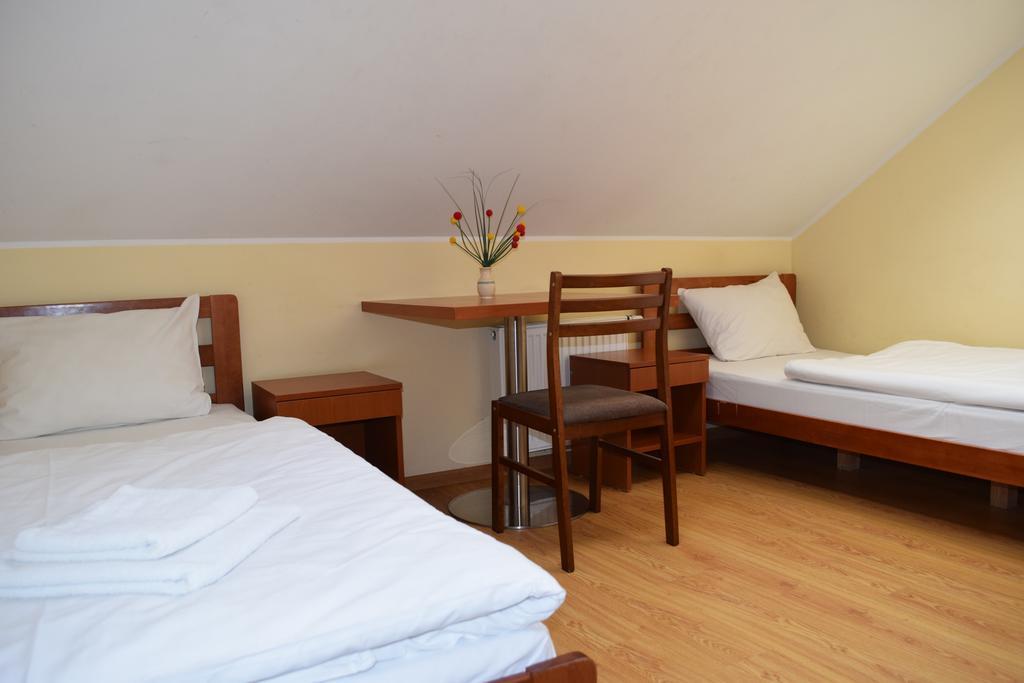 Klaipeda Inn Private Parking And Kitchen Extérieur photo